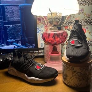 Men’s Size 9 Classic Everyday Sneaker DO IT!!